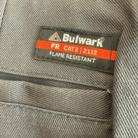 NEW 3 Pair of Bulwark Flame Resistant Mens Pants 32x34 Gray Cat2 2112FR Workwear - Picture 6 of 11